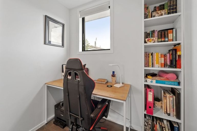 Photo of property in 9/102 Millbrook Road, Sunnyvale, Auckland, 0612