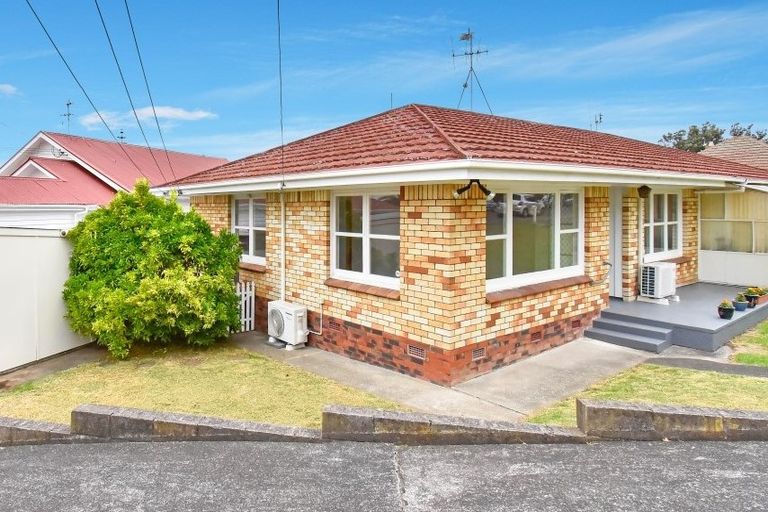 Photo of property in 20a Hillcrest Road, Papatoetoe, Auckland, 2025