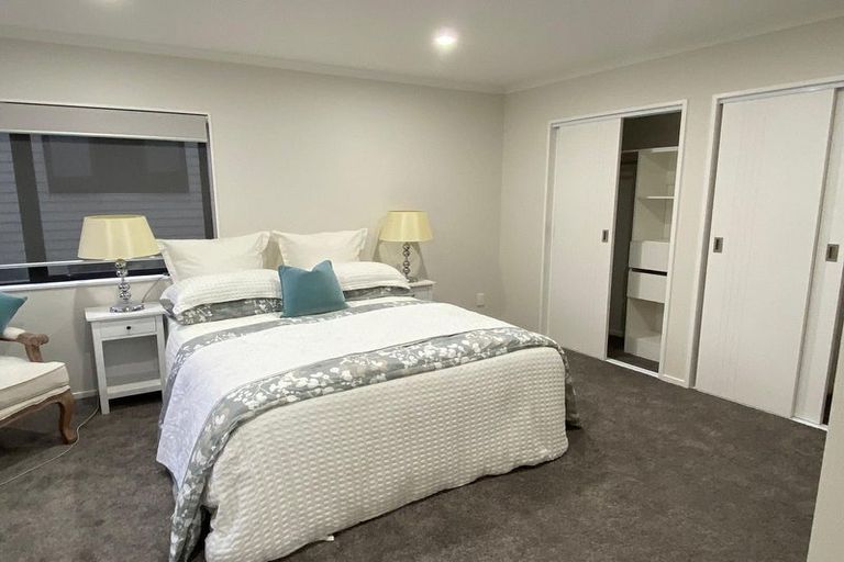 Photo of property in 4223c Great North Road, Glendene, Auckland, 0602