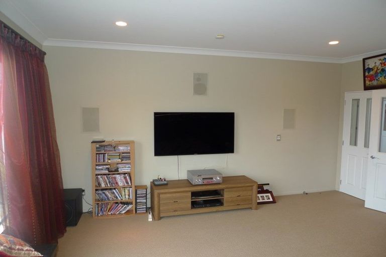 Photo of property in 155 Woodman Drive, Tawa, Wellington, 5028