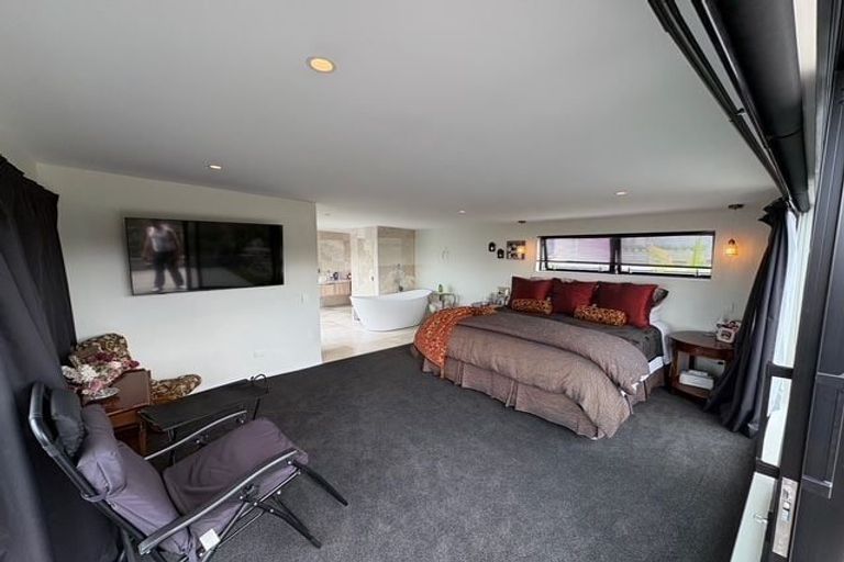 Photo of property in 15a The Strand, Takapuna, Auckland, 0622