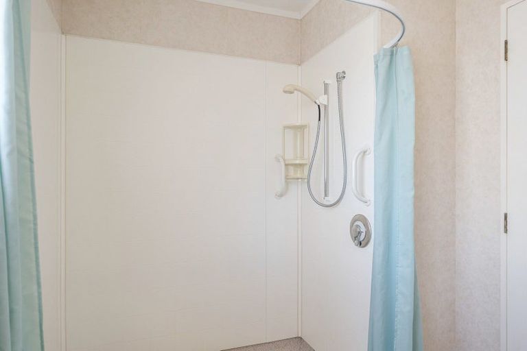 Photo of property in 52a Queen Street West, Levin, 5510