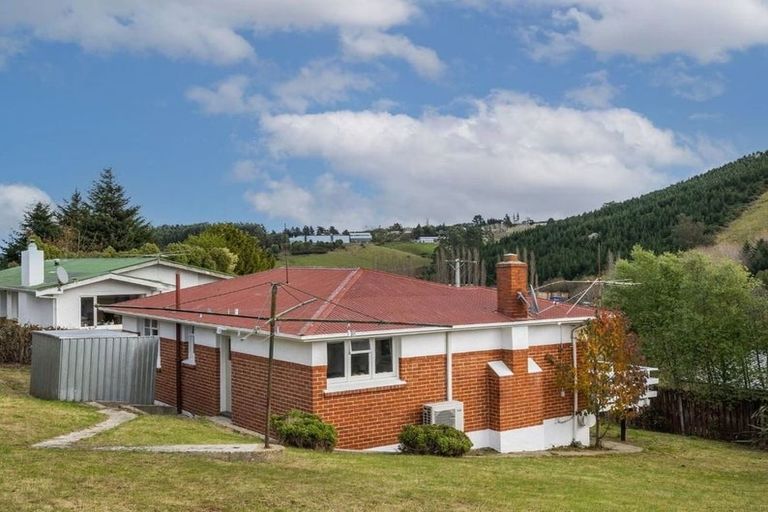 Photo of property in 489 Kaikorai Valley Road, Bradford, Dunedin, 9011