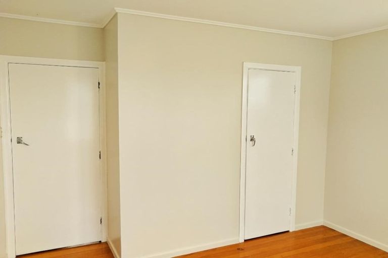 Photo of property in 9 Martin Place, Kelston, Auckland, 0602