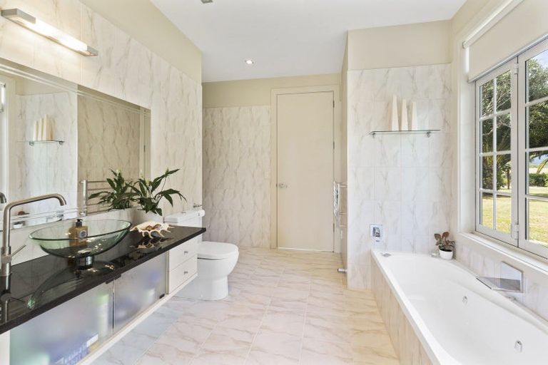 Photo of property in 15 Tarahunga Road, Levin, 5571