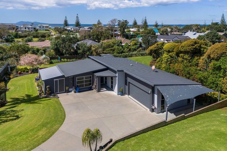 Photo of property in 22 Reo Crescent, Waihi Beach, 3611