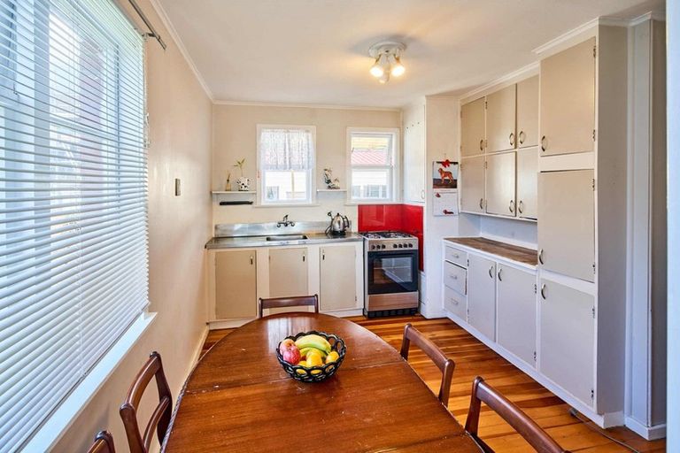 Photo of property in 218 Naenae Road, Naenae, Lower Hutt, 5011