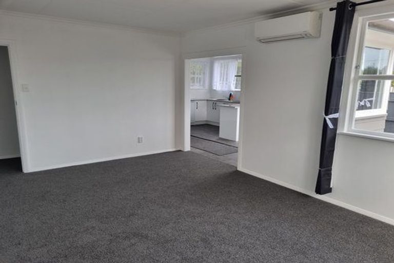 Photo of property in 9 Dampier Avenue, Awapuni, Palmerston North, 4412
