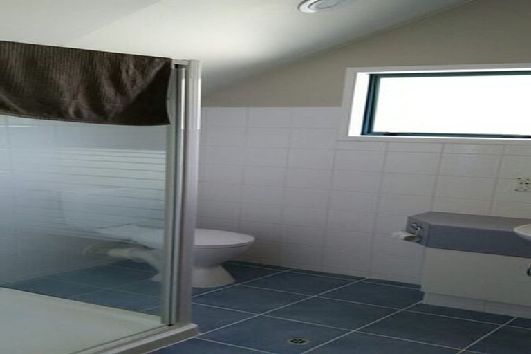 Photo of property in 2/485 Don Buck Road, Massey, Auckland, 0614