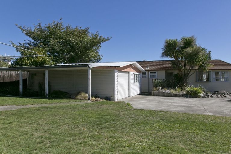 Photo of property in 22 Frederick Street, Two Mile Bay, Taupo, 3330