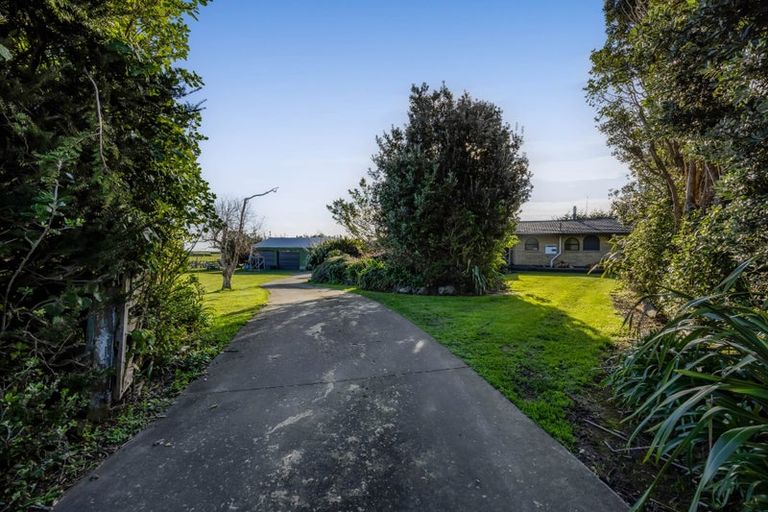Photo of property in 8 Muggeridge Road, Manutahi, Patea, 4598