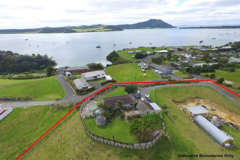 Photo of property in 2 Harrys Lane, Pukenui, 0484