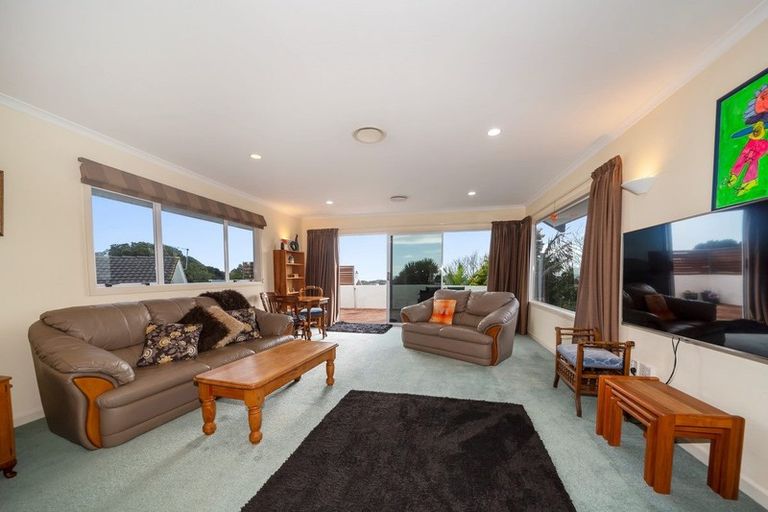 Photo of property in 8 Barrett Street, Westown, New Plymouth, 4310