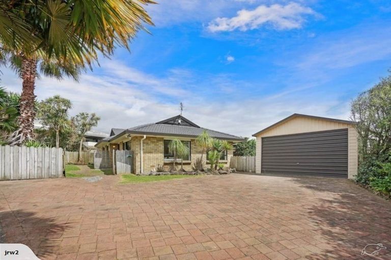 Photo of property in 207 Burswood Drive, Burswood, Auckland, 2013