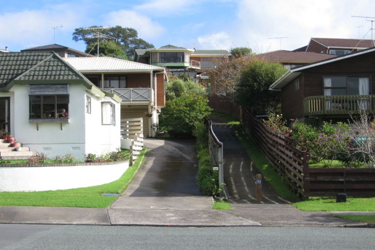 Photo of property in 1/33 William Bayes Place, Red Beach, 0932