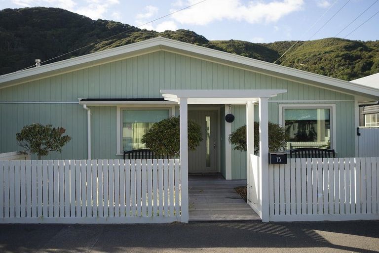 Photo of property in 15 Pukatea Street, Eastbourne, Lower Hutt, 5013