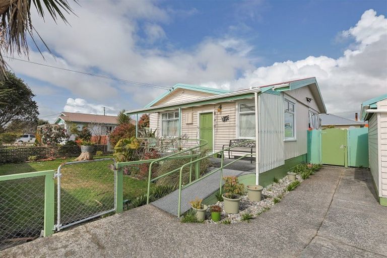 Photo of property in 2 Mclaughlins Lane, Westport, 7825