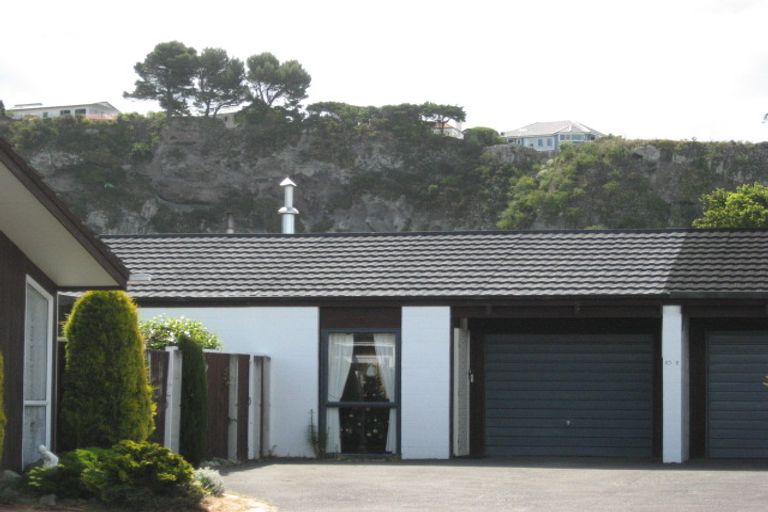 Photo of property in 10 Raekura Place, Redcliffs, Christchurch, 8081