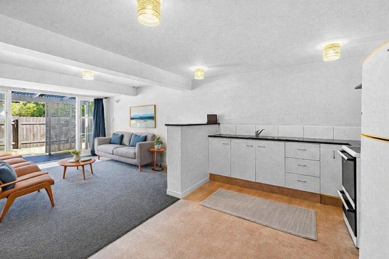 Photo of property in 40 Candia Road, Swanson, Auckland, 0614