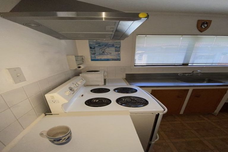 Photo of property in 1/64 Aviemore Drive, Highland Park, Auckland, 2010