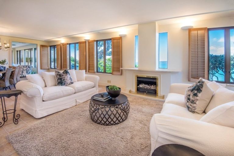 Photo of property in 2 Old Lake Road, Narrow Neck, Auckland, 0624