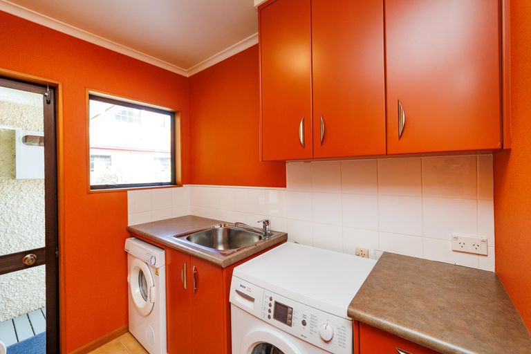 Photo of property in 98 Russell Street, Palmerston North, 4414