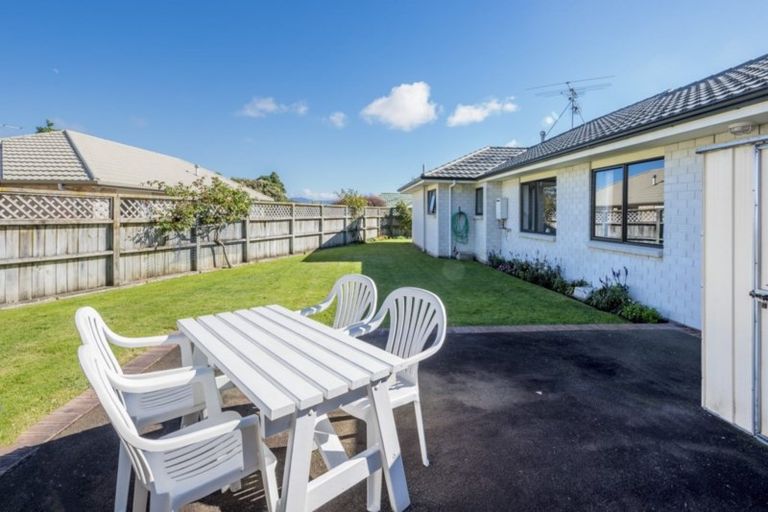 Photo of property in 20a Hira Street, Waikanae, 5036