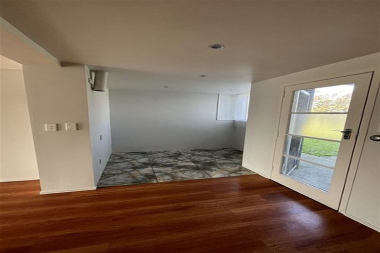 Photo of property in 424 Old Te Atatu Road, Te Atatu Peninsula, Auckland, 0610