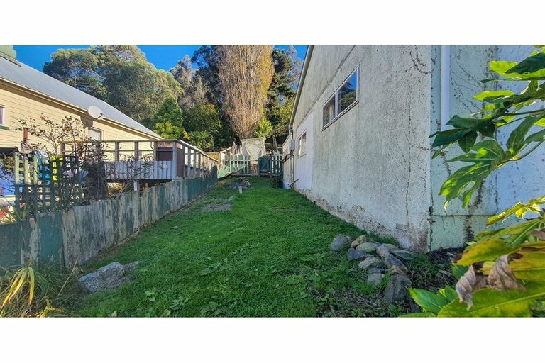 Photo of property in 102 Glen Road, The Glen, Dunedin, 9011