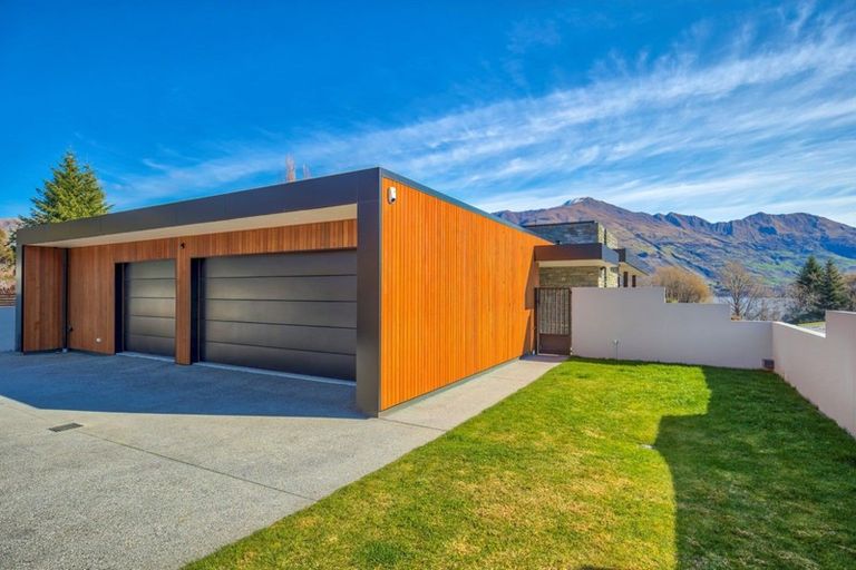 Photo of property in 221 Lakeside Road, Wanaka, 9305