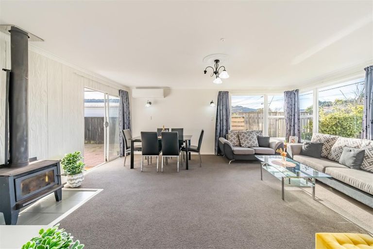 Photo of property in 21 Totara Park Road, Clouston Park, Upper Hutt, 5018