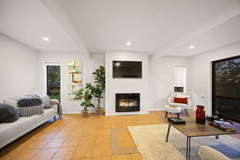 Photo of property in 3 Laingfield Terrace, Laingholm, Auckland, 0604