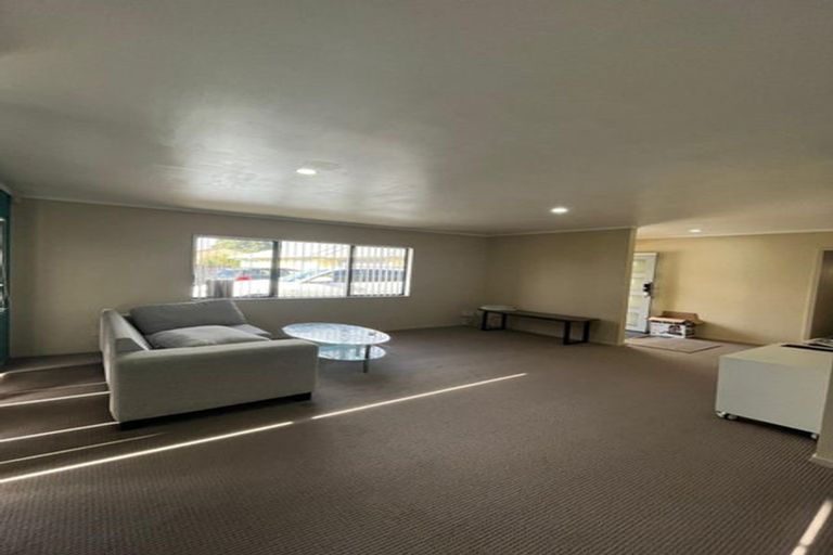 Photo of property in 243a Hill Road, The Gardens, Auckland, 2105