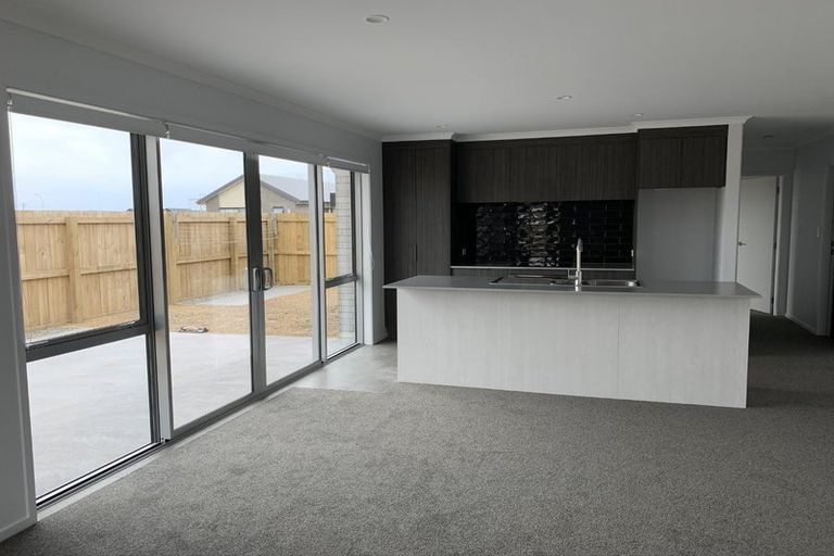 Photo of property in 52 Crown Street, Papamoa, 3118