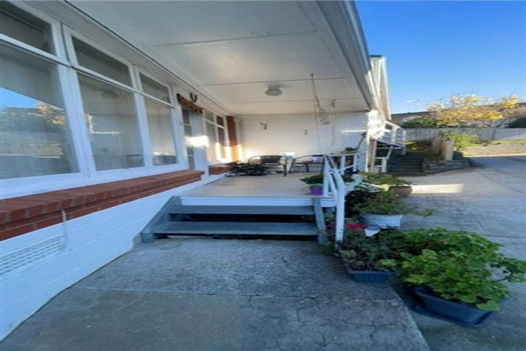 Photo of property in 12c Dawn Place, Te Atatu South, Auckland, 0610