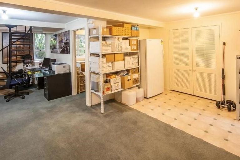 Photo of property in 2/8 Wickstead Place, Massey, Auckland, 0614