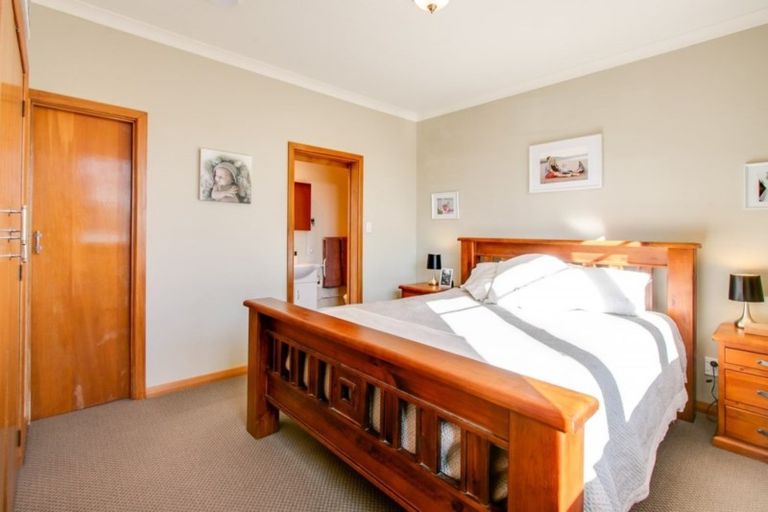 Photo of property in 215 Park Road North, Parkvale, Hastings, 4122