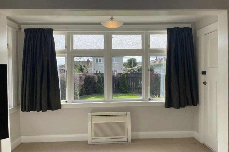 Photo of property in 10 Raymond Terrace, Fairfield, Lower Hutt, 5011