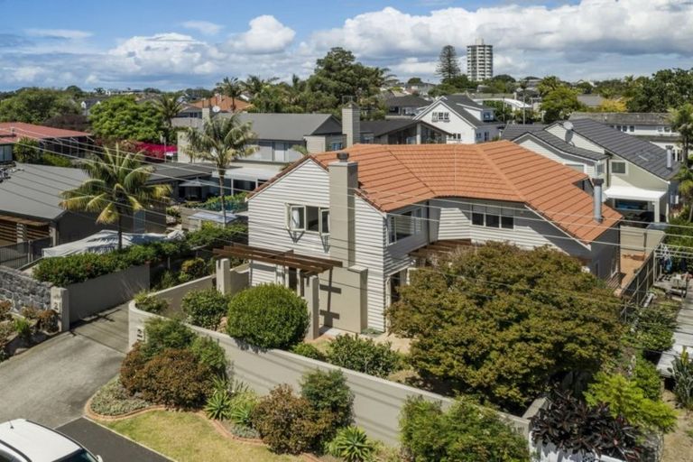 Photo of property in 1/19 Frater Avenue, Milford, Auckland, 0620