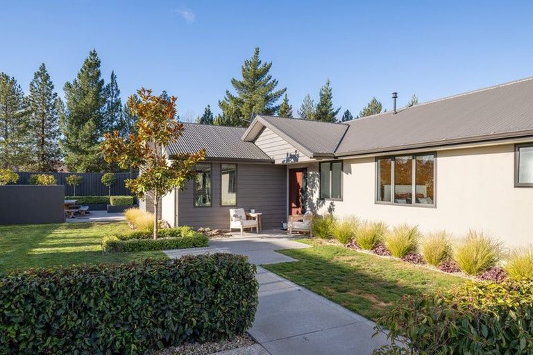 Photo of property in 8 Spruce Close, Alexandra, 9320