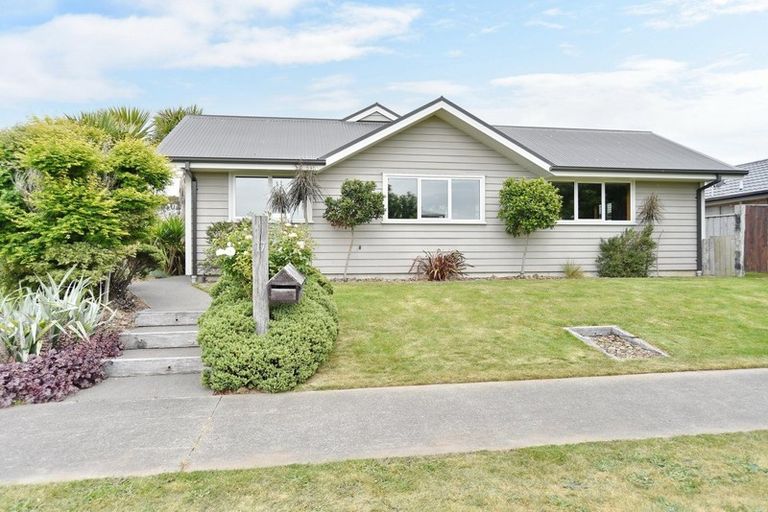 Photo of property in 17 Blackadder Road, Pegasus, 7612