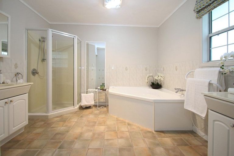 Photo of property in 8 Highgrove Drive, Grandview Heights, Hamilton, 3200