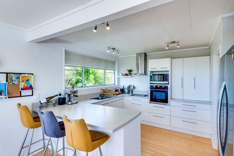 Photo of property in 25 Tauroa Road, Havelock North, 4130