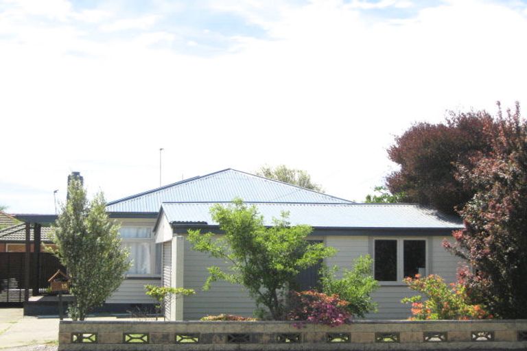 Photo of property in 1/15 Daniels Road, Redwood, Christchurch, 8051