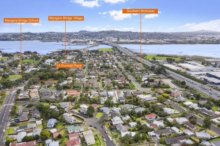 Photo of property in 14 Dunstall Place, Mangere Bridge, Auckland, 2022