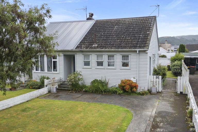Photo of property in 13 Bush Street, Naenae, Lower Hutt, 5011