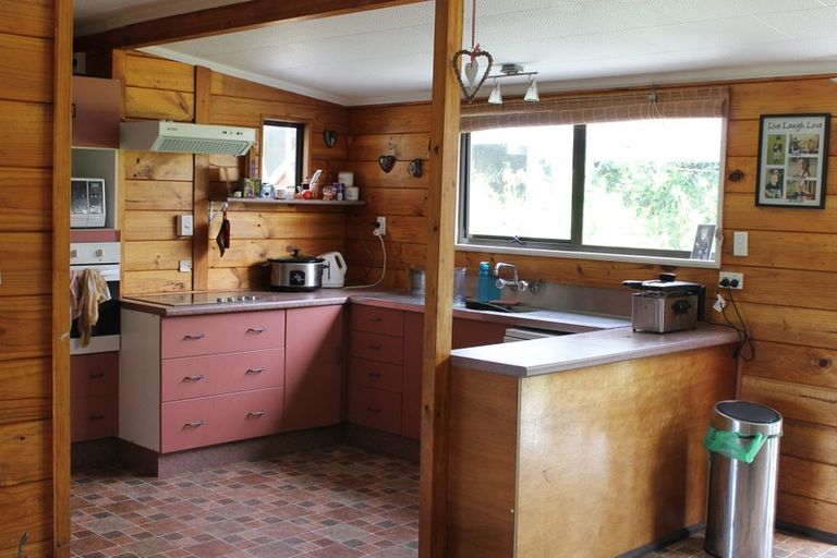 Photo of property in 93 Hurndall Street East, Maungaturoto, 0520