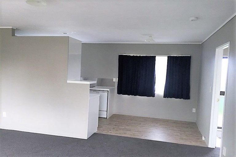 Photo of property in 1/56 Shifnal Drive, Randwick Park, Auckland, 2105