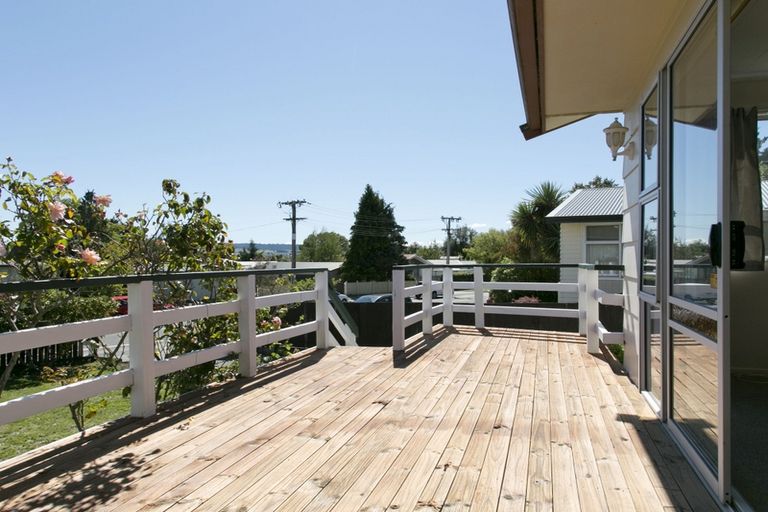 Photo of property in 22 Frederick Street, Two Mile Bay, Taupo, 3330