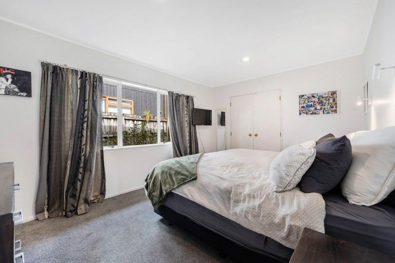 Photo of property in 17 Matterhorn Crescent, Northpark, Auckland, 2013